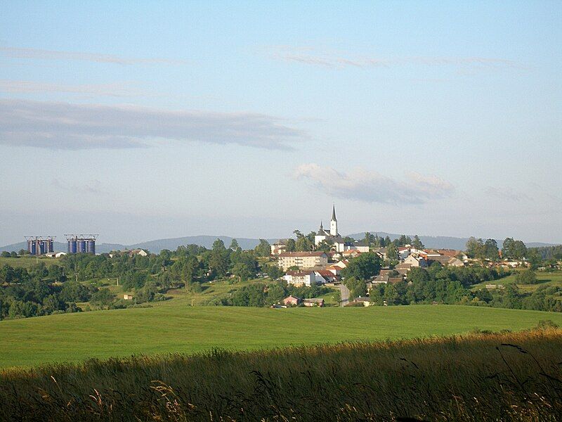 File:Kirchschlag-2007-07-07-CelkovyPohledOdPasovar.jpg