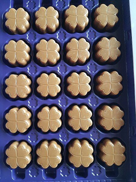 File:Milka chocolate box.jpg