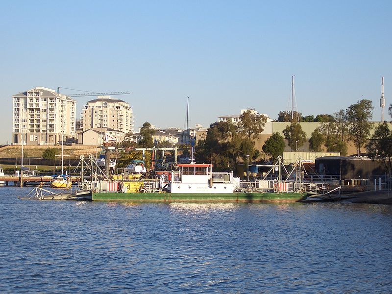 File:Mortlake Punt.JPG