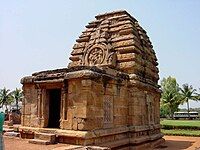 Sukanasa with Shiva Nataraja and small gavaksha motifs, Jambulingeshwara Temple, Pattadakal, 7th-8th century.[21]