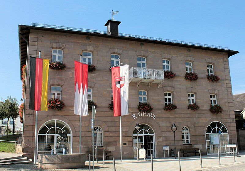 File:Pleinfeld Rathaus.jpg