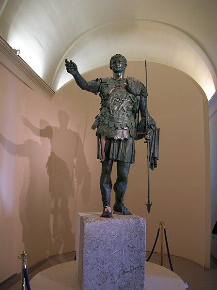 File:Statua del Germanico.JPG