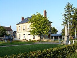 Vrigny primary school and war memorial