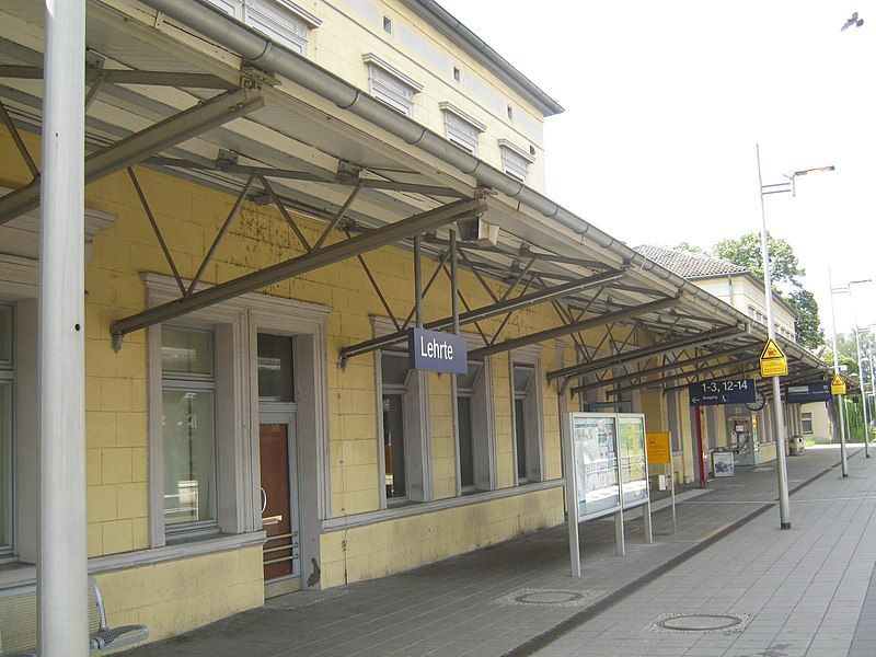 File:Bahnhof Lehrte.jpg