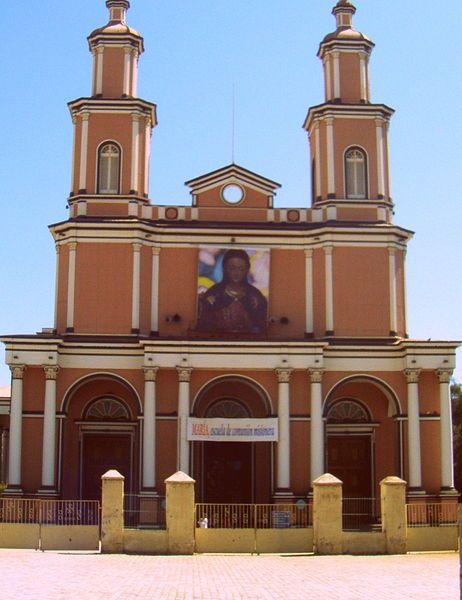 File:Basílica de Andacollo.JPG