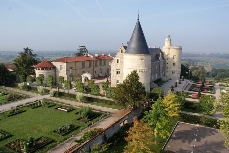 File:Château de Bouthéon.jpg