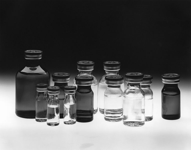 File:Chemotherapy vials (2).jpg