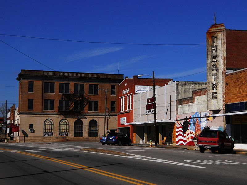 File:Downtown Roanoke Alabama.JPG