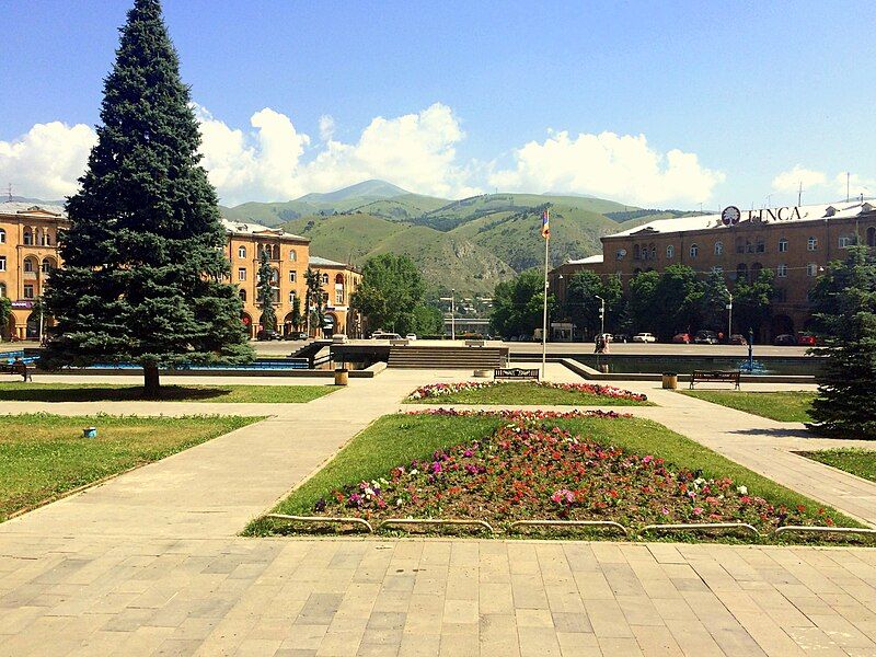 File:Downtown Vanadzor.JPG