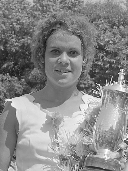 File:Evonne Goolagong (1971).jpg