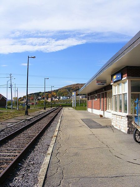 File:Gaspé VIA Rail.jpg