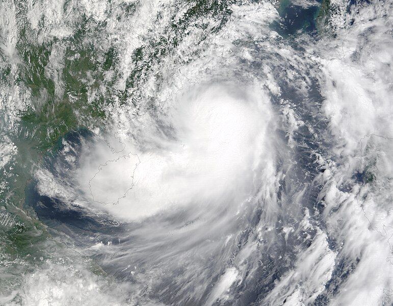 File:Hagupit 2002-09-11 0315Z.jpg