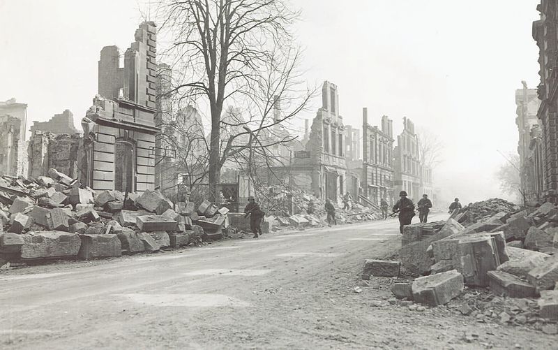 File:Heilbronn Strassenkampf 19450411.jpg