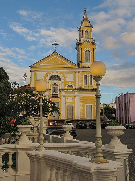 File:Histórico e religioso.jpg