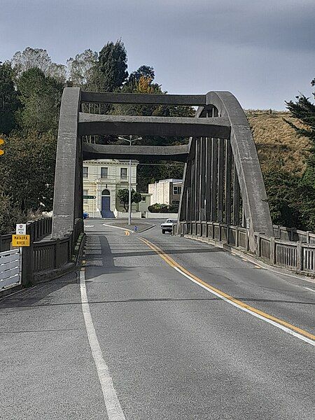 File:Mataura bridge 27.jpg