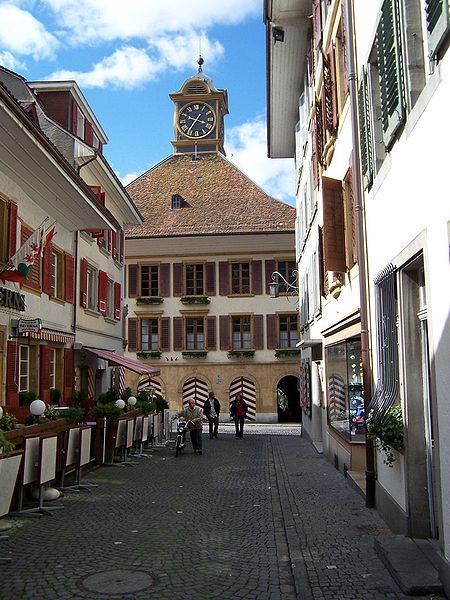 File:Murten Rathaus.JPG