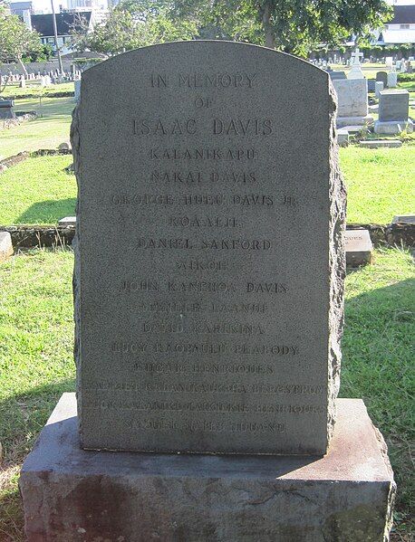 File:OahuCemetery-IsaacDavis-descendants.JPG