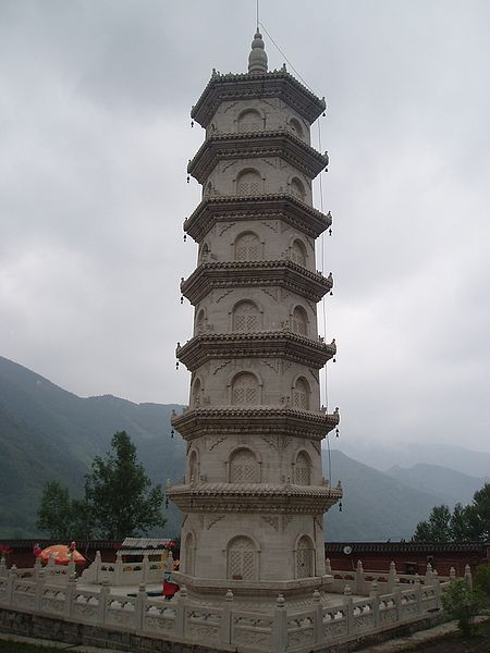 File:Qifo Temple1.JPG