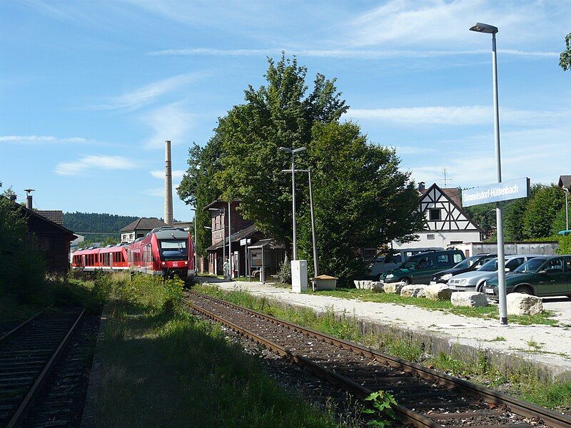 File:Simmelsdorf Bahnhof1.jpg