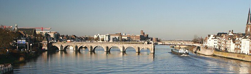 File:Sint Servaasbrug Maastricht.jpg