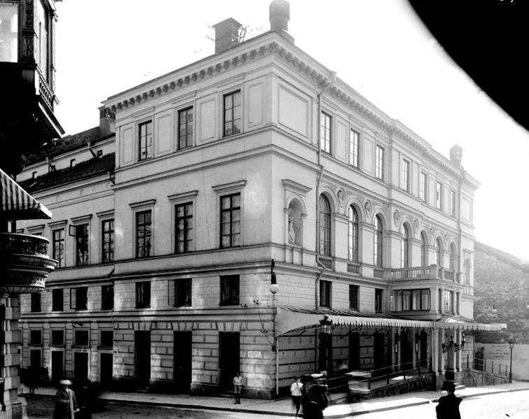 File:Svenska teatern.jpg