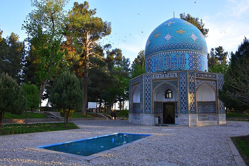 File:َAttar tomb.jpg