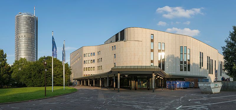 File:Aalto-Theater-Abends-02-2014.jpg