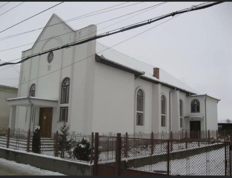 File:Baptist church Teaca.jpg