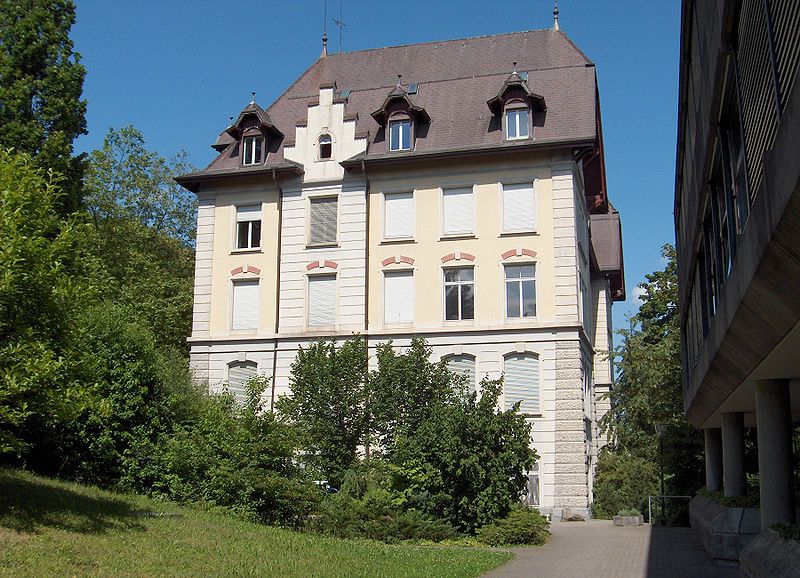 File:Brugg Fachhochschule.jpg