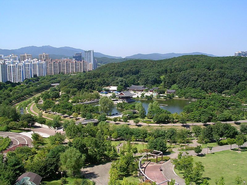 File:Bundang Central Park.JPG