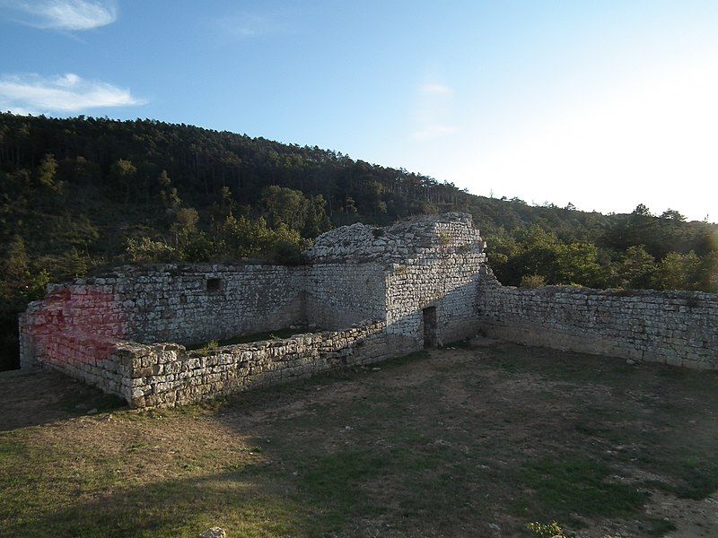 File:Chateau de Miramont.jpg