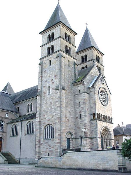 File:Iechternach Basilika.jpg