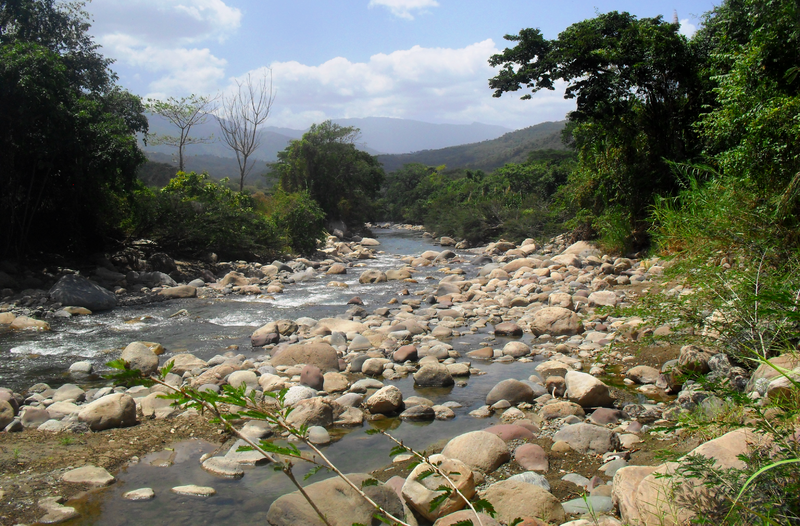 File:Río Peralonso.PNG