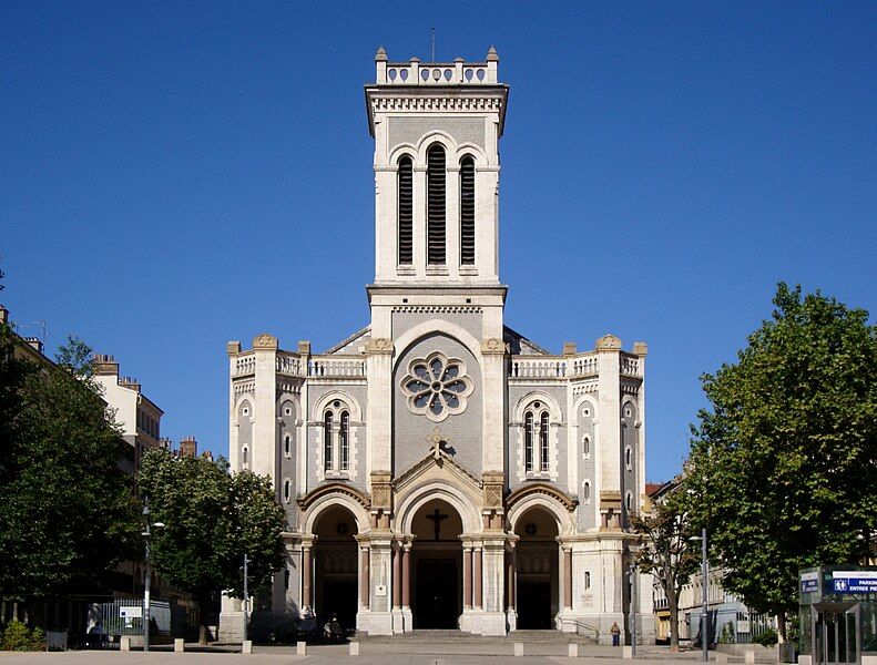 File:Saint-etienne cathedrale.JPG