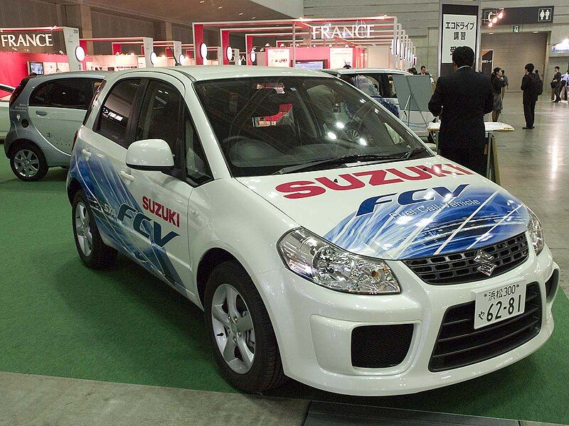 File:Suzuki SX4-FCV.jpg