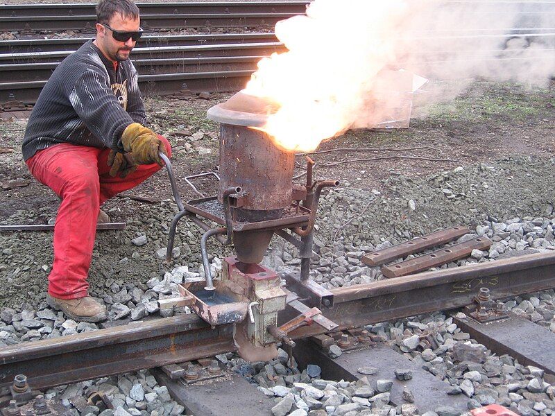 File:Thermite welding 03.jpg