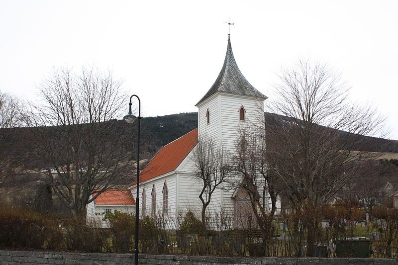 File:Utvik kirke.jpg