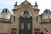 Front entrance at the Palace Gates