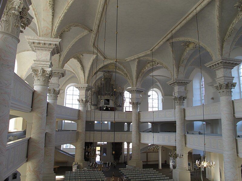 File:Wolfenbüttel-Trinitatiskirche-Kirchenschiff-Orgel.jpg