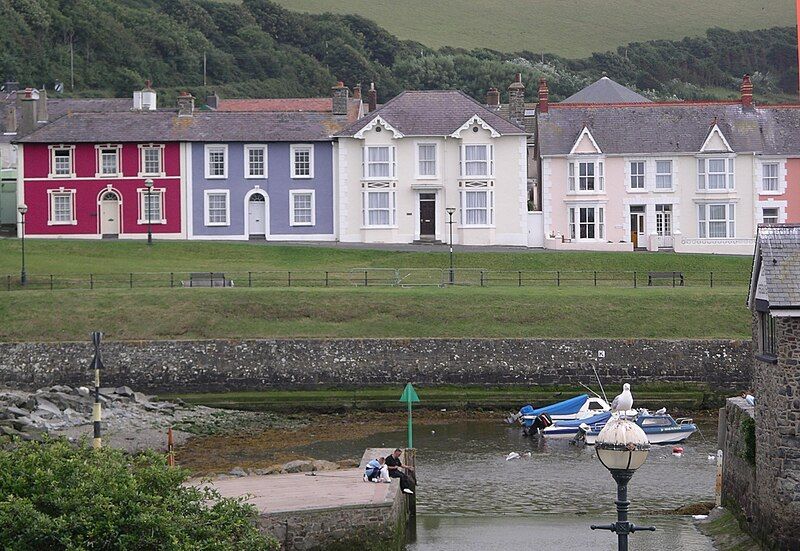 File:AberaeronHouses.jpg