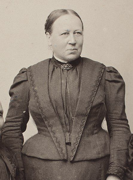 File:Alexandra Smirnoff (cropped).jpg