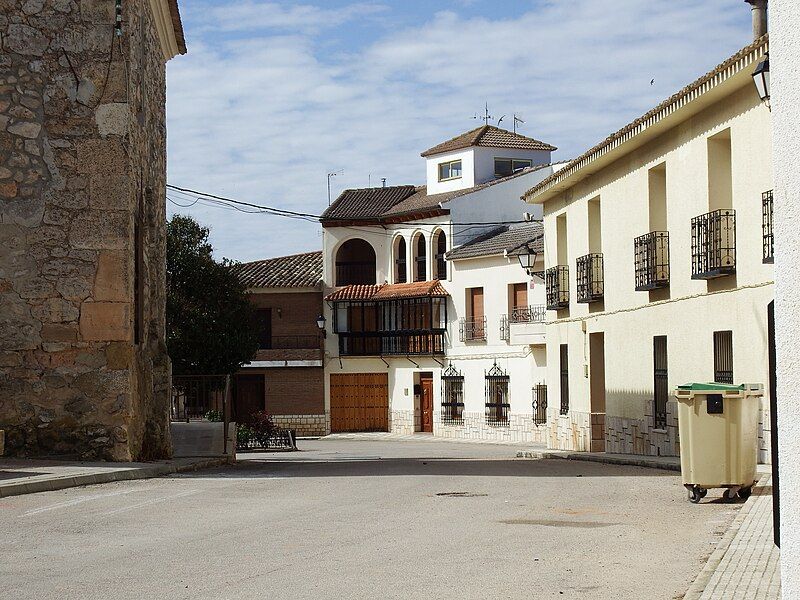 File:Almendros (Cuenca) Q16.jpg