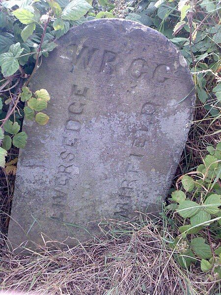 File:Boundary Stone, Mirfield.jpg