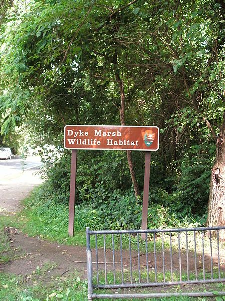 File:Dyke Marsh entrance.jpg