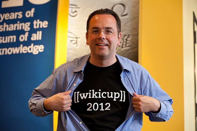 File:Frank Wikicup t-shirt-2.jpg