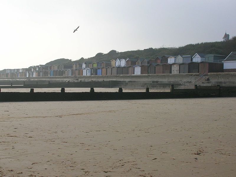 File:Frinton-on-sea (274636193).jpg