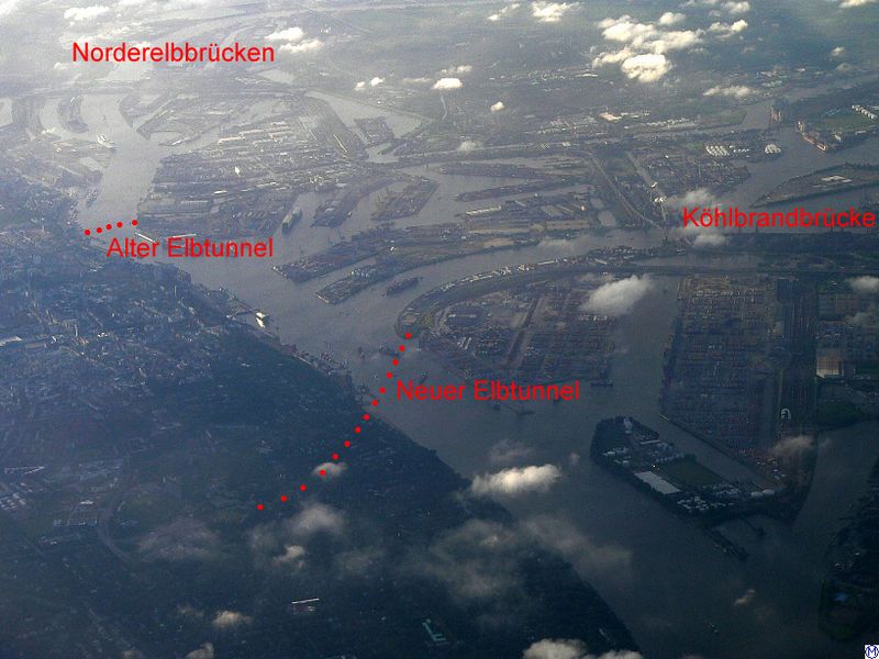 File:Hamburg.Hafen.Luftbild.Elbtunnel.jpg