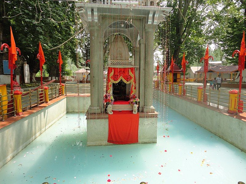 File:Kheer Bhawani-2.jpg