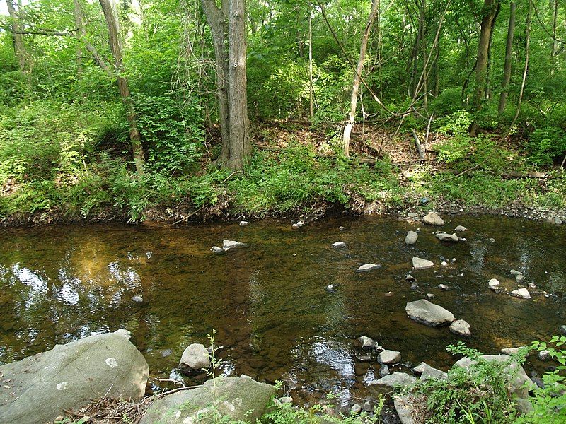 File:Naamans Creek-Delaware-2013.JPG