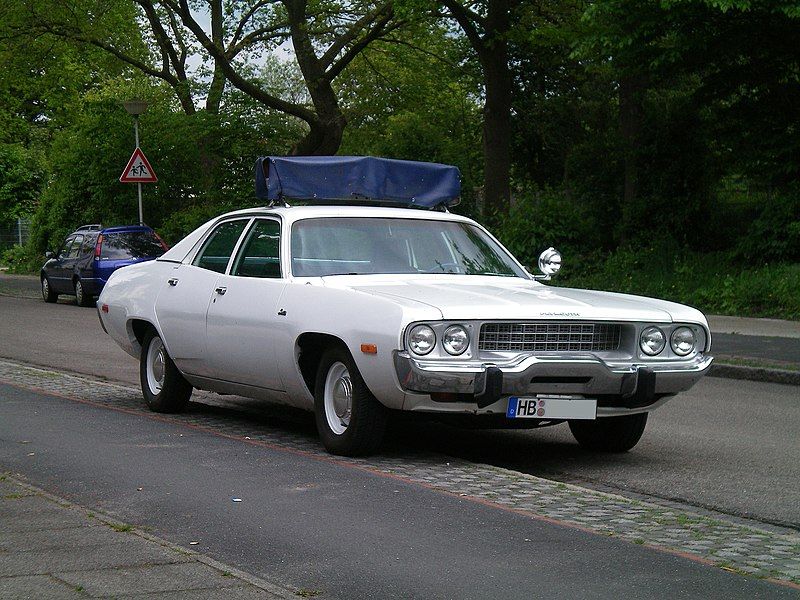 File:Plymouth Satellite front.jpg